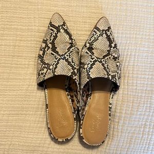 Crown Vintage mule slides